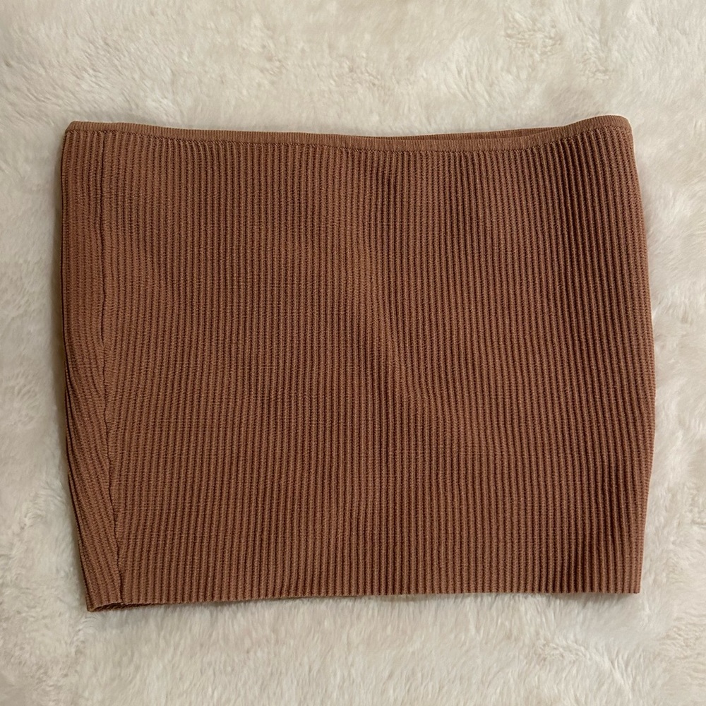 Kendall & Kylie tan/nude ribbed bandeu/tube top. Size small & stretchy